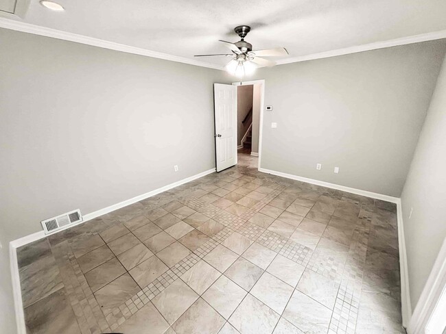 Building Photo - 3029 Vineyard Way