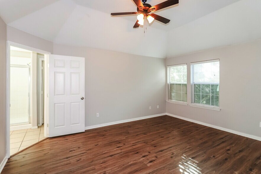 Building Photo - 12230 Heritage Grove Dr