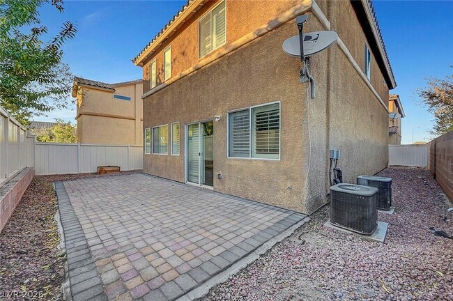 Building Photo - 514 Eresma St