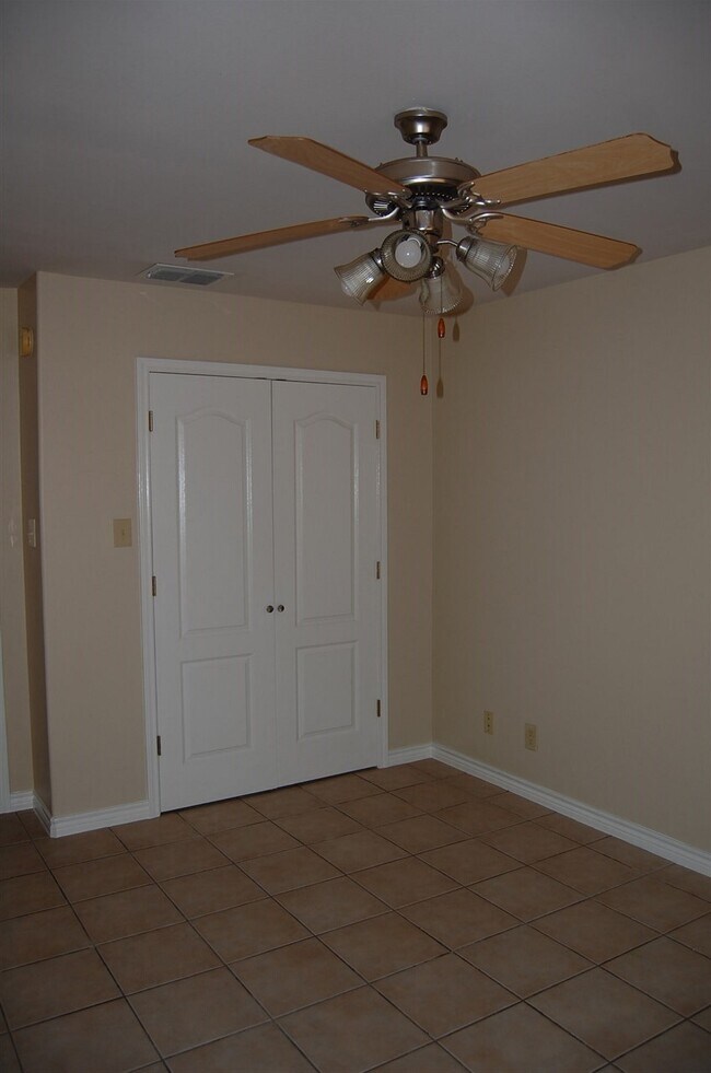 Building Photo - 505 Shiloh Dr