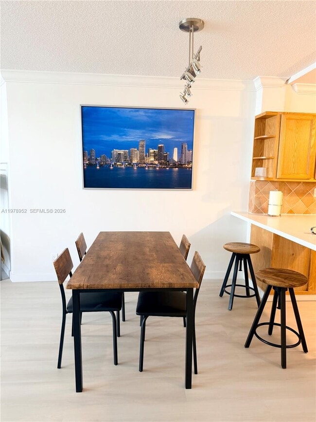 Building Photo - 3725 S Ocean Dr