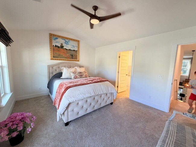 Building Photo - Four Bedroom Town Home in Old Stoney Village- Two Primary Suites