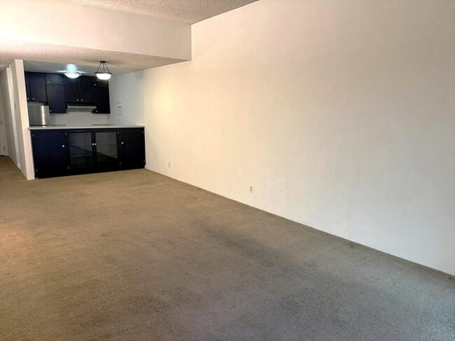 Building Photo - 288 Whitmore St