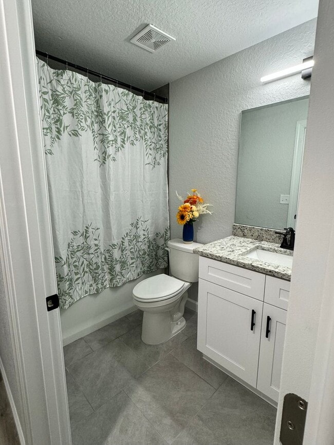 Building Photo - Beautiful 3BR/2BA Home! Brand New Everythi...