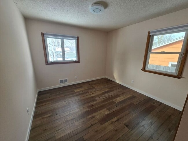 Building Photo - 4656 Ensign Ave N