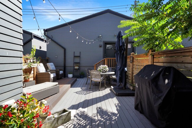 Building Photo - 1364 Vine St