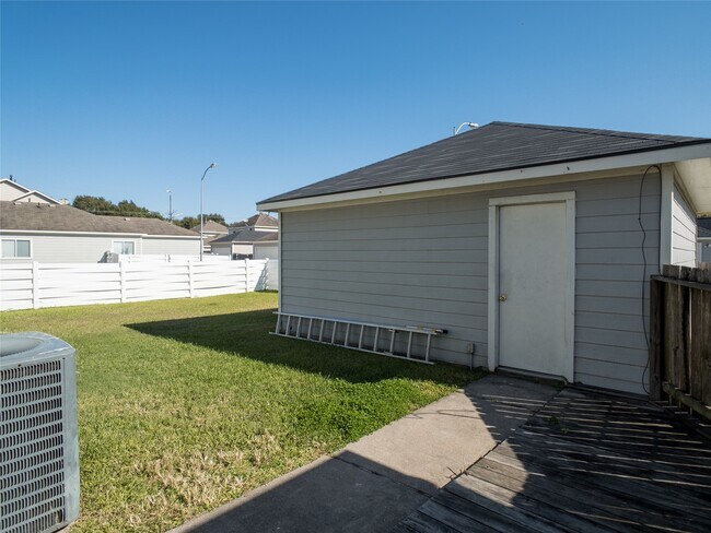 Building Photo - 21843 Grassy Hill Ln