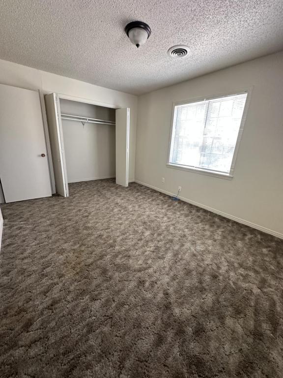 Building Photo - 4700 Windsor Dr