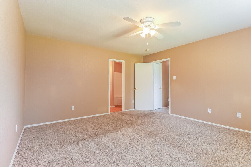 Building Photo - 1101 Darren Dr