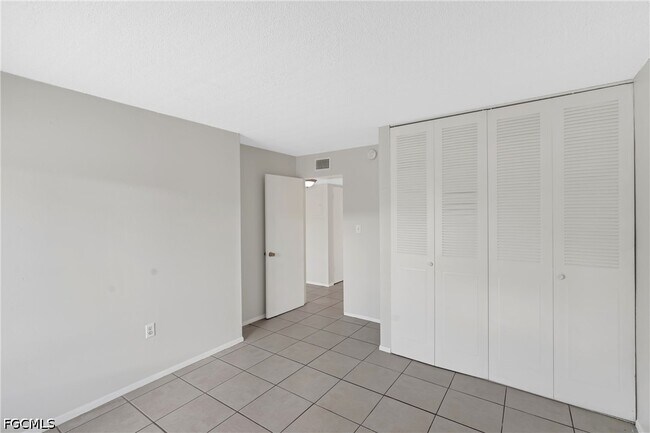 Building Photo - 1830 Maravilla Ave