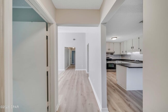 Building Photo - 7011 Lois St