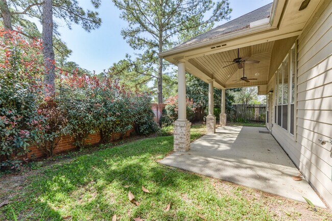 Building Photo - 17515 Fairgrove Park Dr