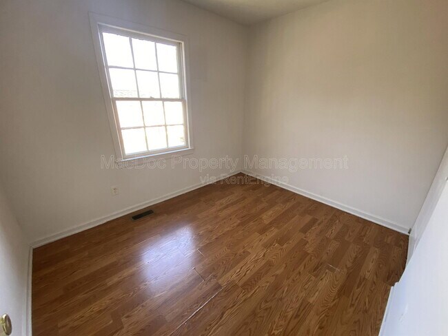 Building Photo - 400 Rann Ct
