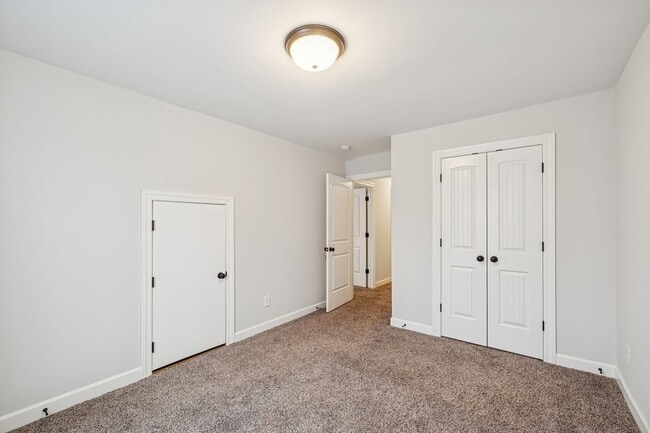 Building Photo - 2912 Butterfly Bend