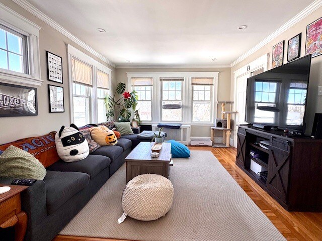 Building Photo - 894 Fellsway