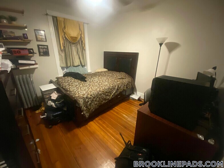 Primary Photo - 19 Netherlands Rd