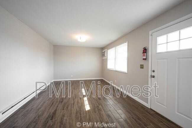 Building Photo - 140 Maple Park Dr