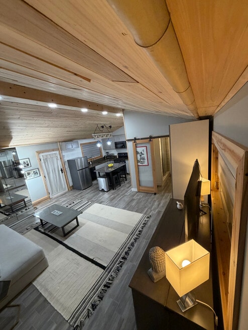 Building Photo - 7711 Owensmouth Ave