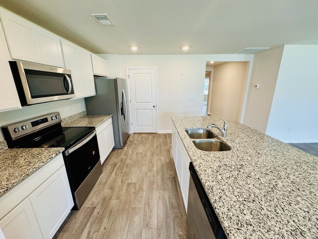 Building Photo - 505 Strawberry Fld Wy