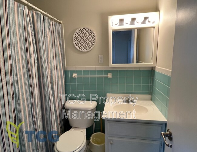 Building Photo - 1444 State Street