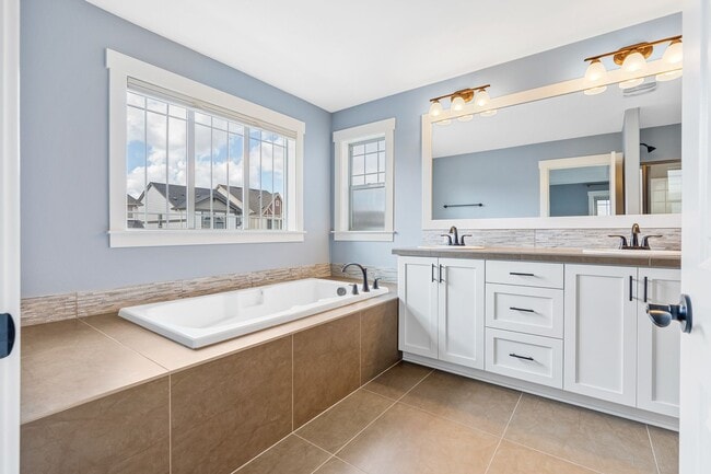 Building Photo - Bright & Beautiful Home in Bethany Creek Falls - 4 Bedroom/2.5 bath