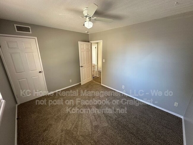 Building Photo - 9338 Bluejacket St