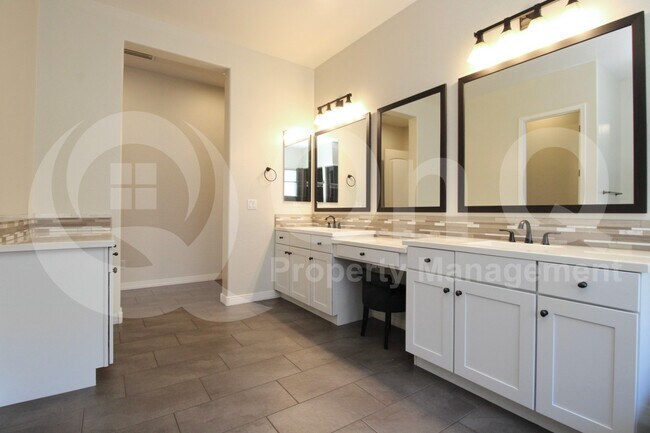 Building Photo - 3469 E Orleans Dr