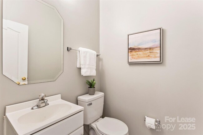 Building Photo - 2003 Red Carpet Ct