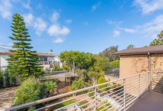 Building Photo - Beautiful Manhattan Beach Rental Home!