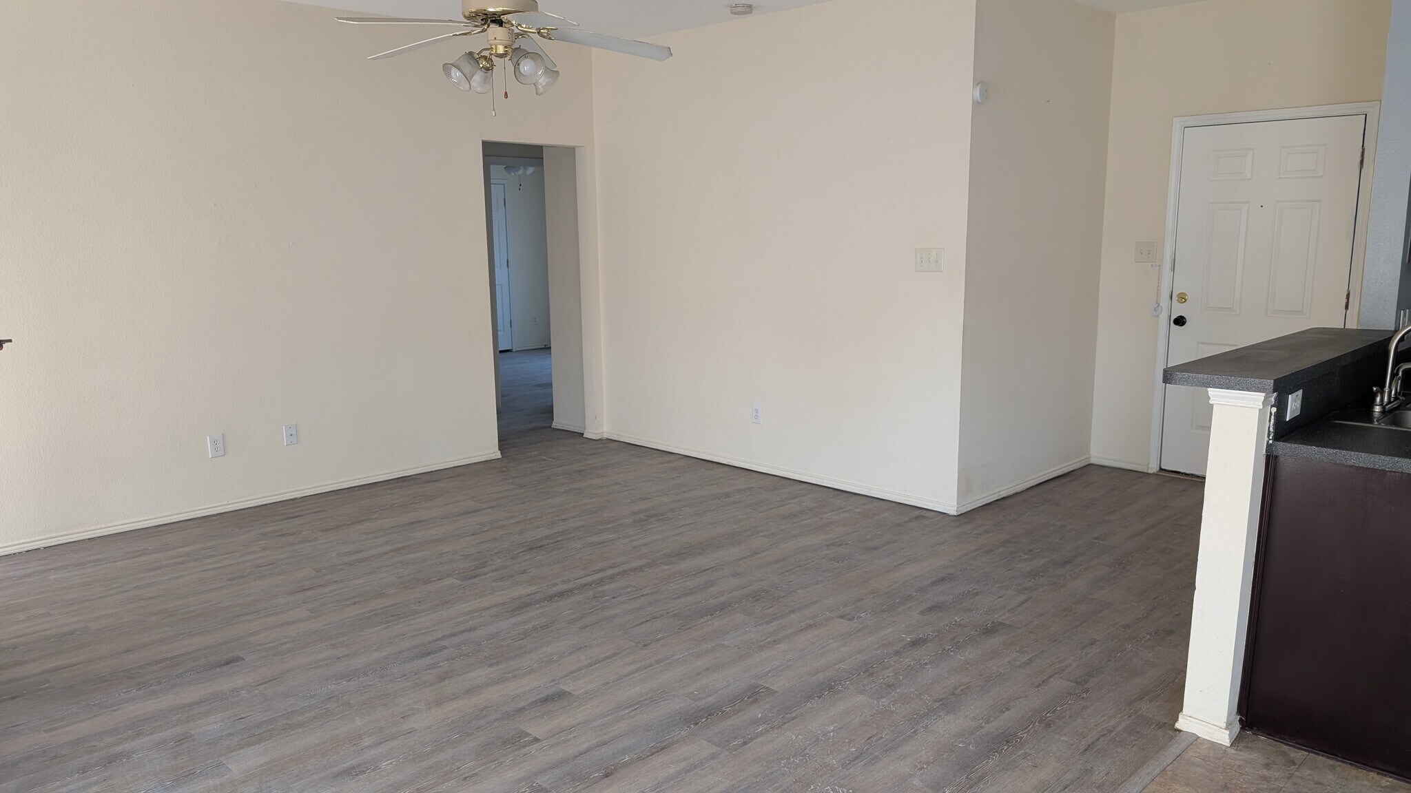 Building Photo - 7418 Fairfield Dr