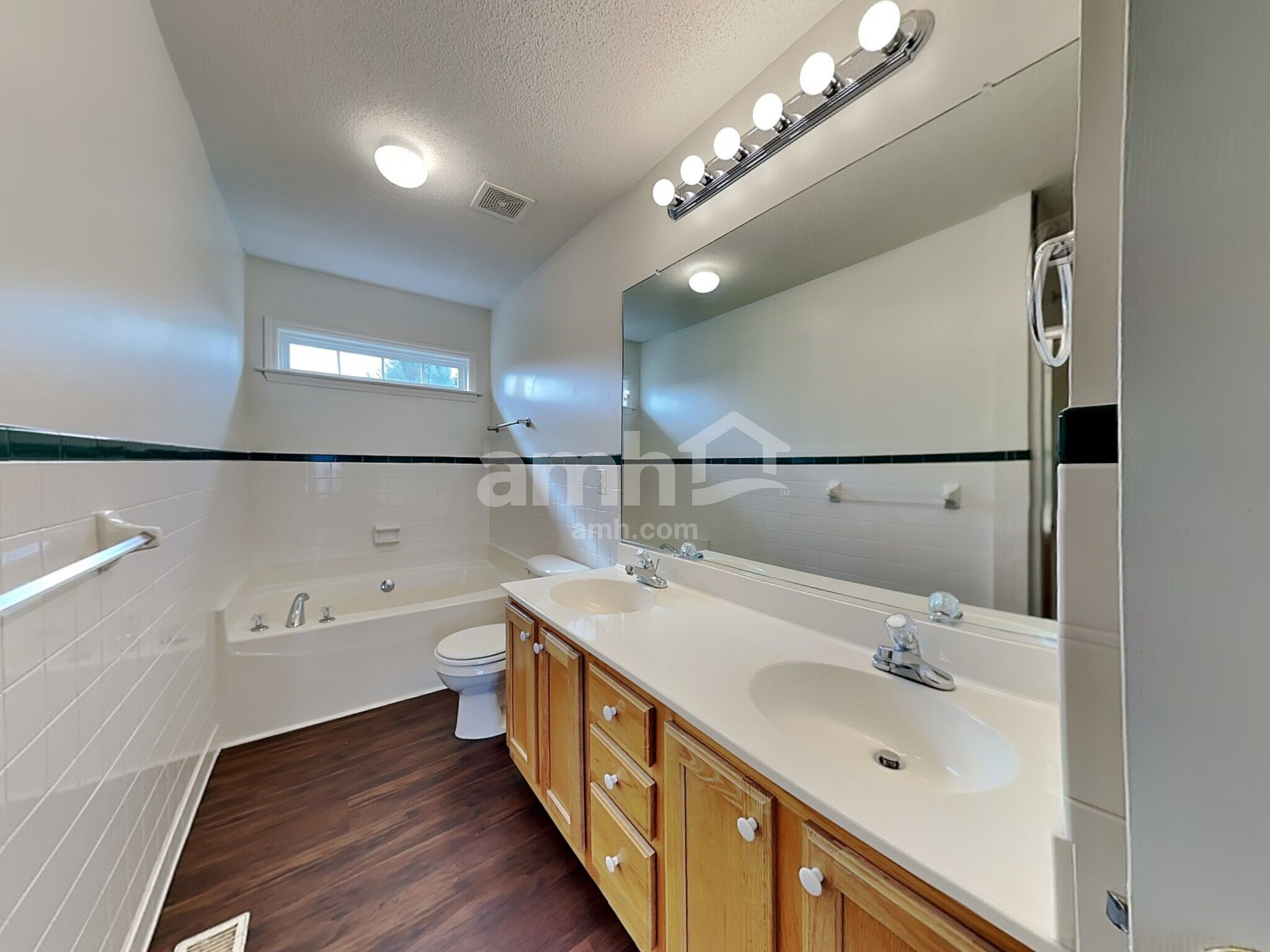 Building Photo - 5520 Bridgegate Dr