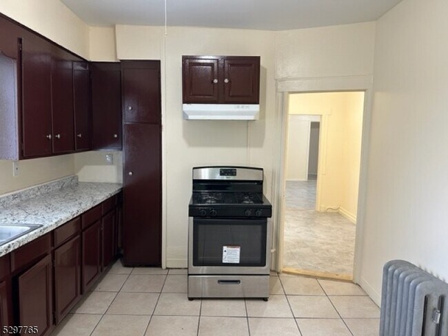 Primary Photo - 189 Amherst St