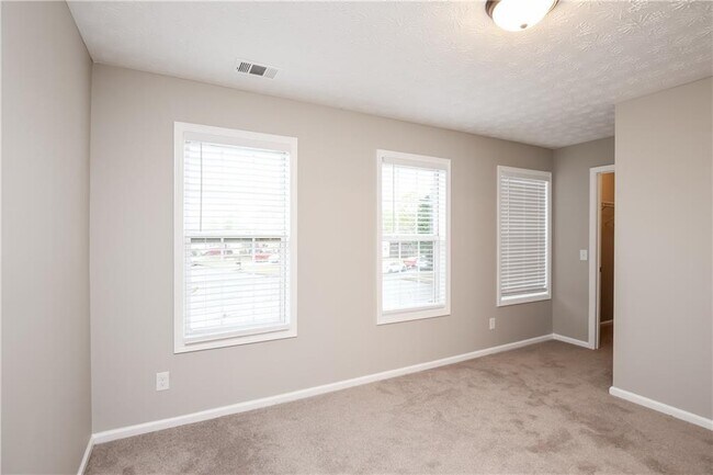 Building Photo - 2454 Canary Ct