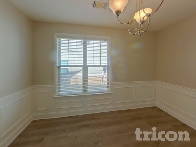 Building Photo - 500 Kirkland Dr