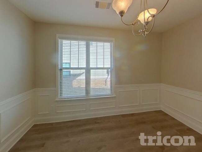 Building Photo - 500 Kirkland Dr