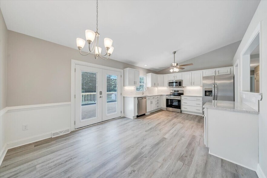 Building Photo - 222 Spring Grove Dr