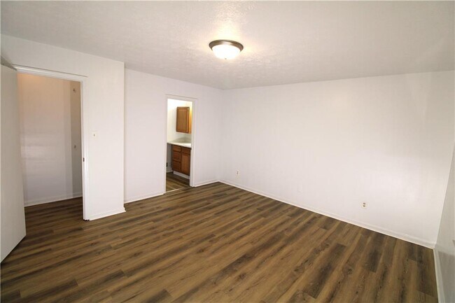 Building Photo - 1485 Scenic Hwy N