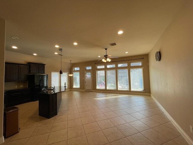 Building Photo - 6706 Aqua Falls