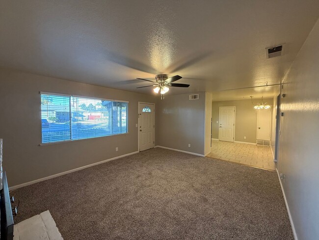 Building Photo - Recently updated single story home in Mode...