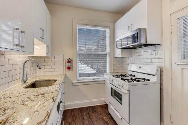 Building Photo - 1632 Wesley Ave