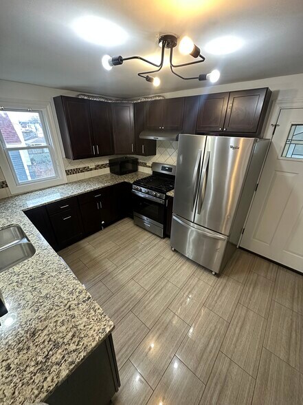 Building Photo - 1928 N Keeler Ave