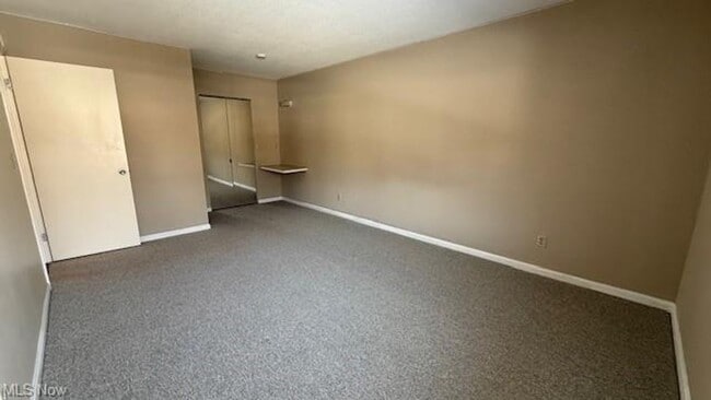 Building Photo - 1263 Lost Nation Rd