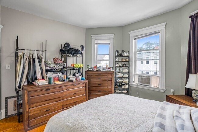 Building Photo - 37 Harbor View St