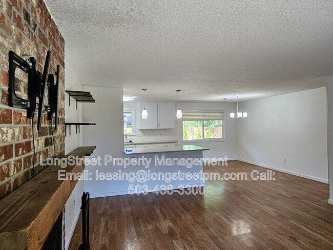 Building Photo - 8645 SW Avery St