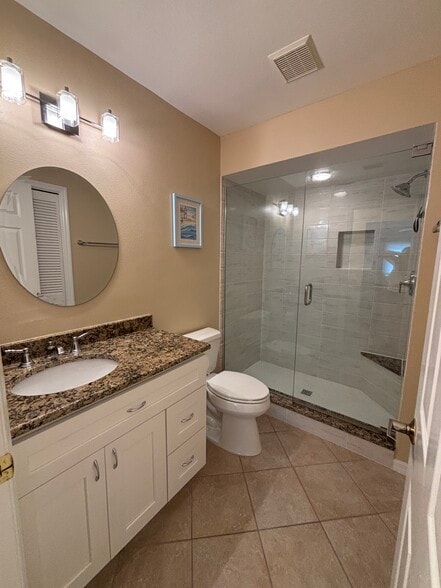 Grand Main Bathroom - 5699 Sheffield Greene Cir