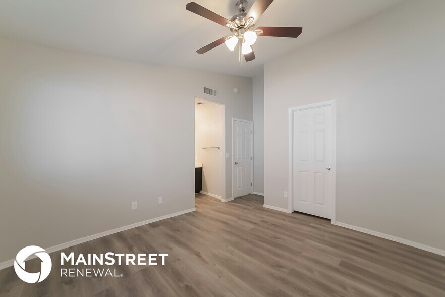 Building Photo - 8505 W Windsor Ave