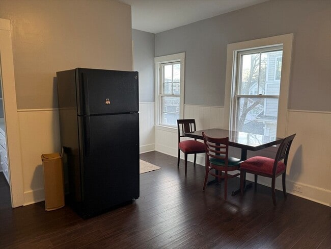 Building Photo - 5 Lothrop St