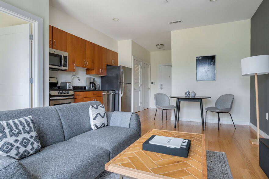 Building Photo - 9 Miner St