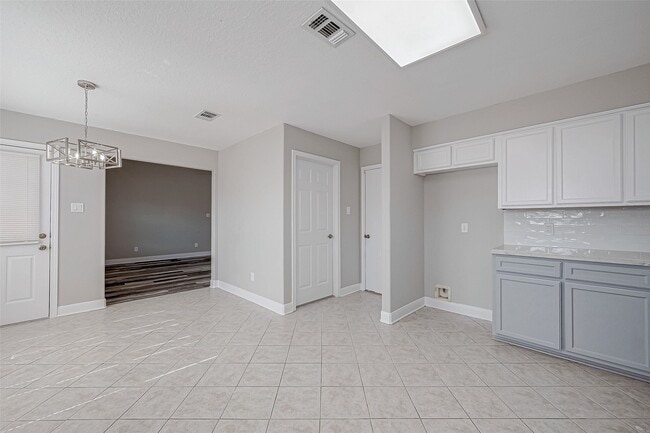 Building Photo - 8714 Garrett St