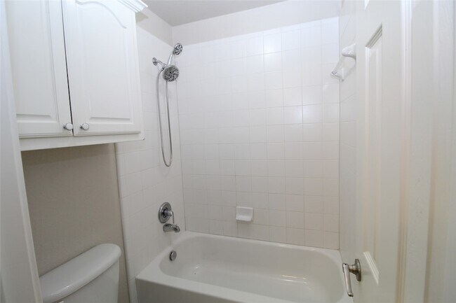 Building Photo - 15195 Shellwood Ln